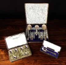 An Attractive Edwardian Cased Set of Silver Plated Serving Spoons,