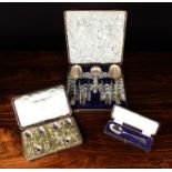 An Attractive Edwardian Cased Set of Silver Plated Serving Spoons,