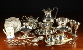 A Collection of Continental Silver & Plated Ware: A Dutch Vintage silver ashtray embossed an chased