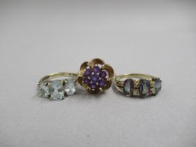 A 9ct yellow gold (hallmarked) and rainbow quartz ring size N - approx weight 2.9 grams - a 9ct