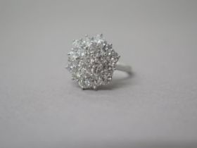 A good quality 18ct white gold large diamond cluster ring - diamonds approx 2ct, diamonds are well