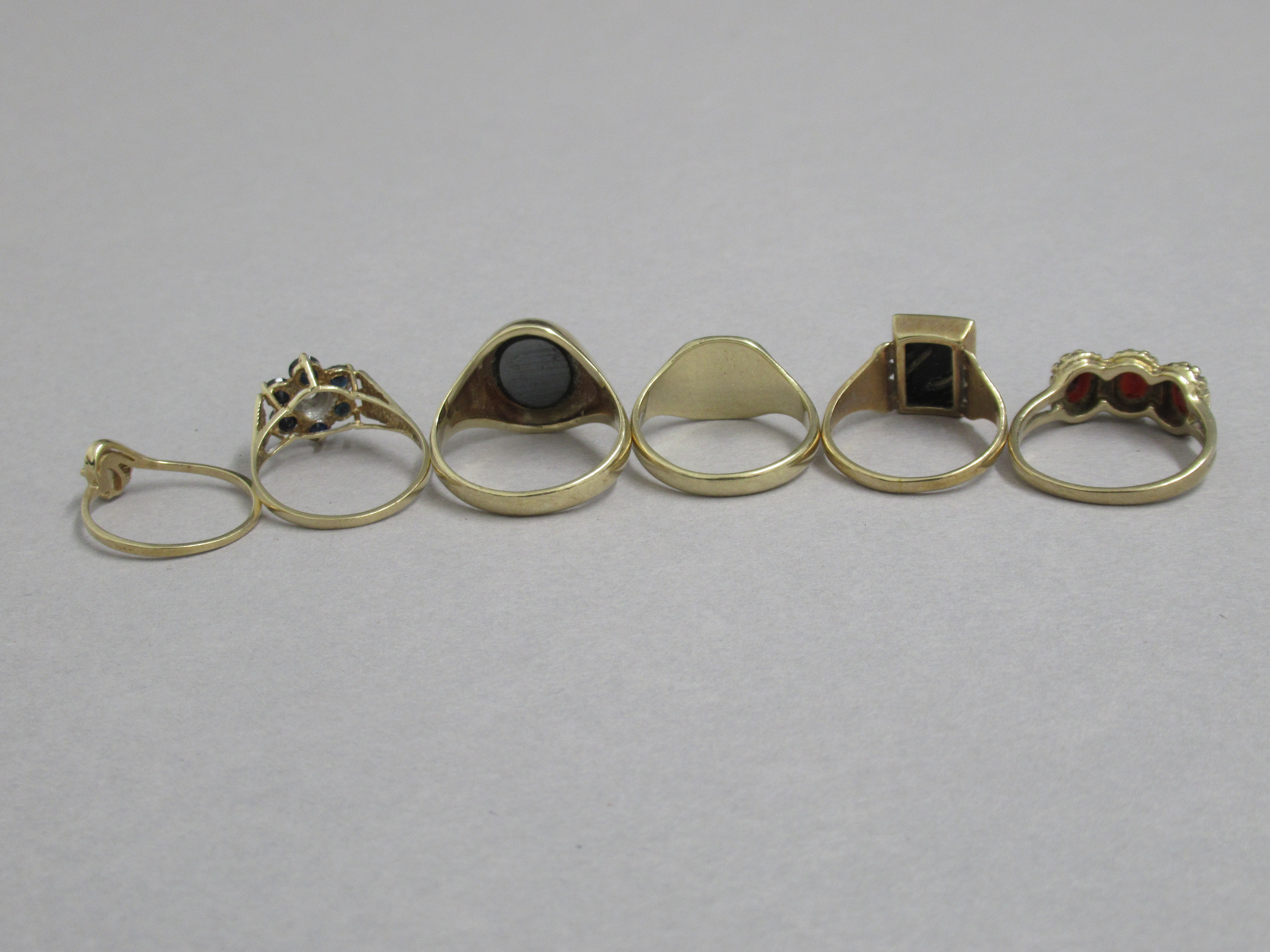 Six 9ct hallmarked rings, various sizes including opal and garnets - Image 2 of 2