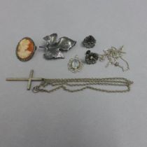 Items of silver jewellery - Two brooches, two pendants with chain and a pair of earrings