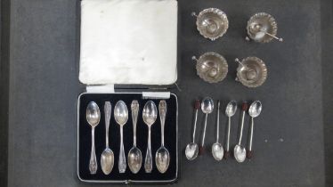 Silver items to include 4 salts, six teaspoons and six coffee spoons - approx total weight 5.2