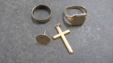 9ct gold - Two rings (one hallmarked, one tested) a cross pendant (hallmarked) and a pin (