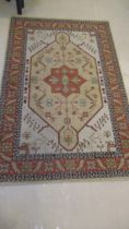 A modern woollen Royal Ottoman rug - 185cm x 120cm - in good condition