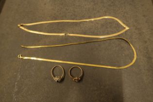 Two 9ct yellow gold (hallmarked) necklaces and two damaged 9ct (hallmarked) rings - approx total