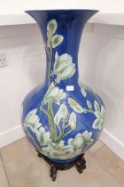 A 20th century Chinese vase on stand - Height 80cm - in good condition