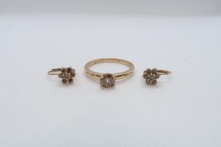 A 9ct yellow gold (hallmarked) Cognac coloured diamond solitaire ring - The round brilliant cut