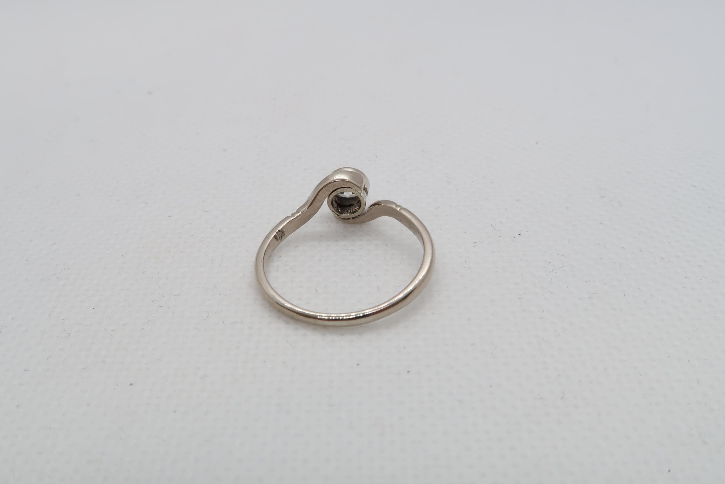 A platinum and diamond ring - diamond approx 0.5ct, colour approx G/H, clarity VS1 - ring size O - Image 3 of 4