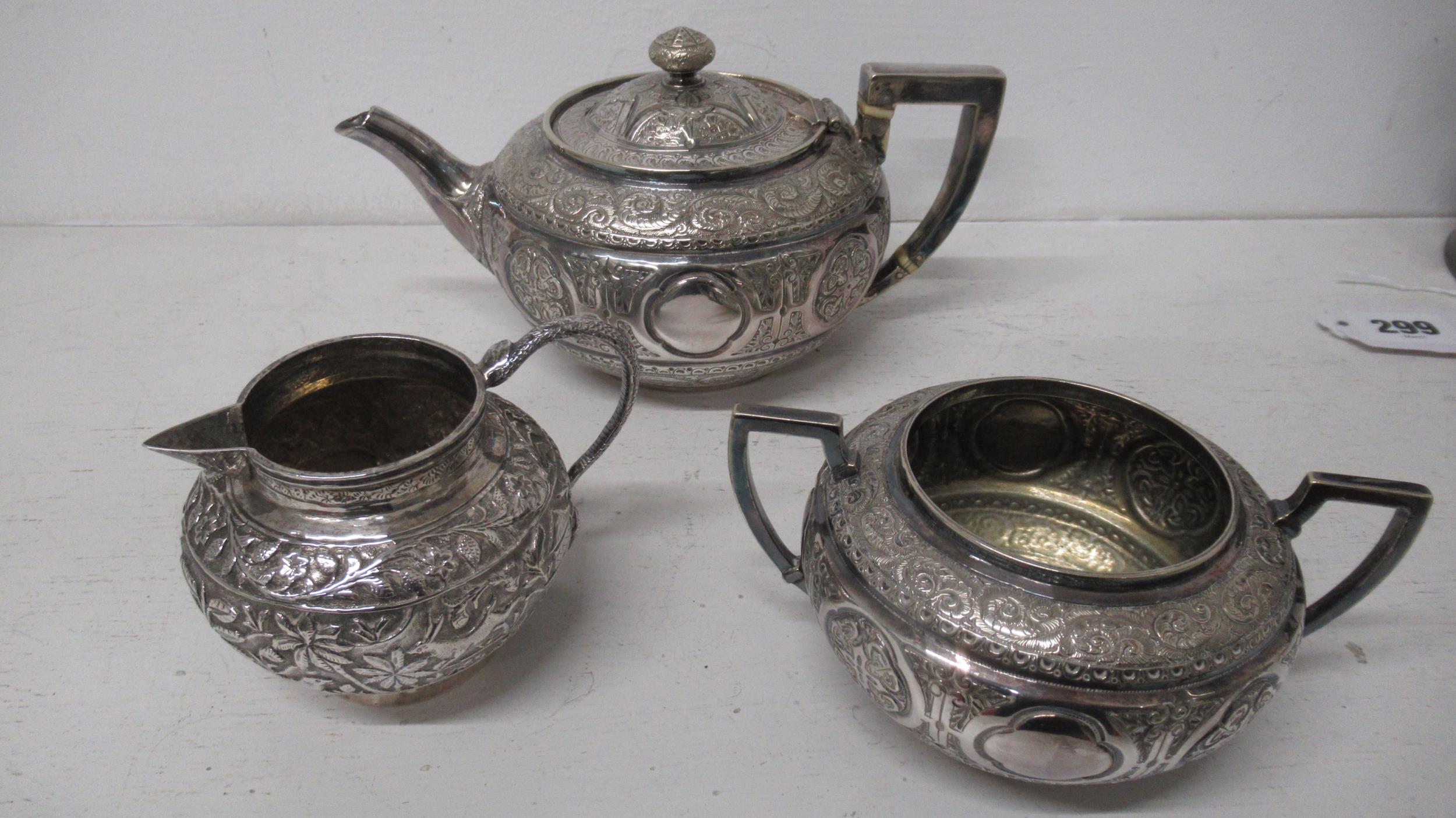 A silver three piece condiment set, approx 2.6 troy oz