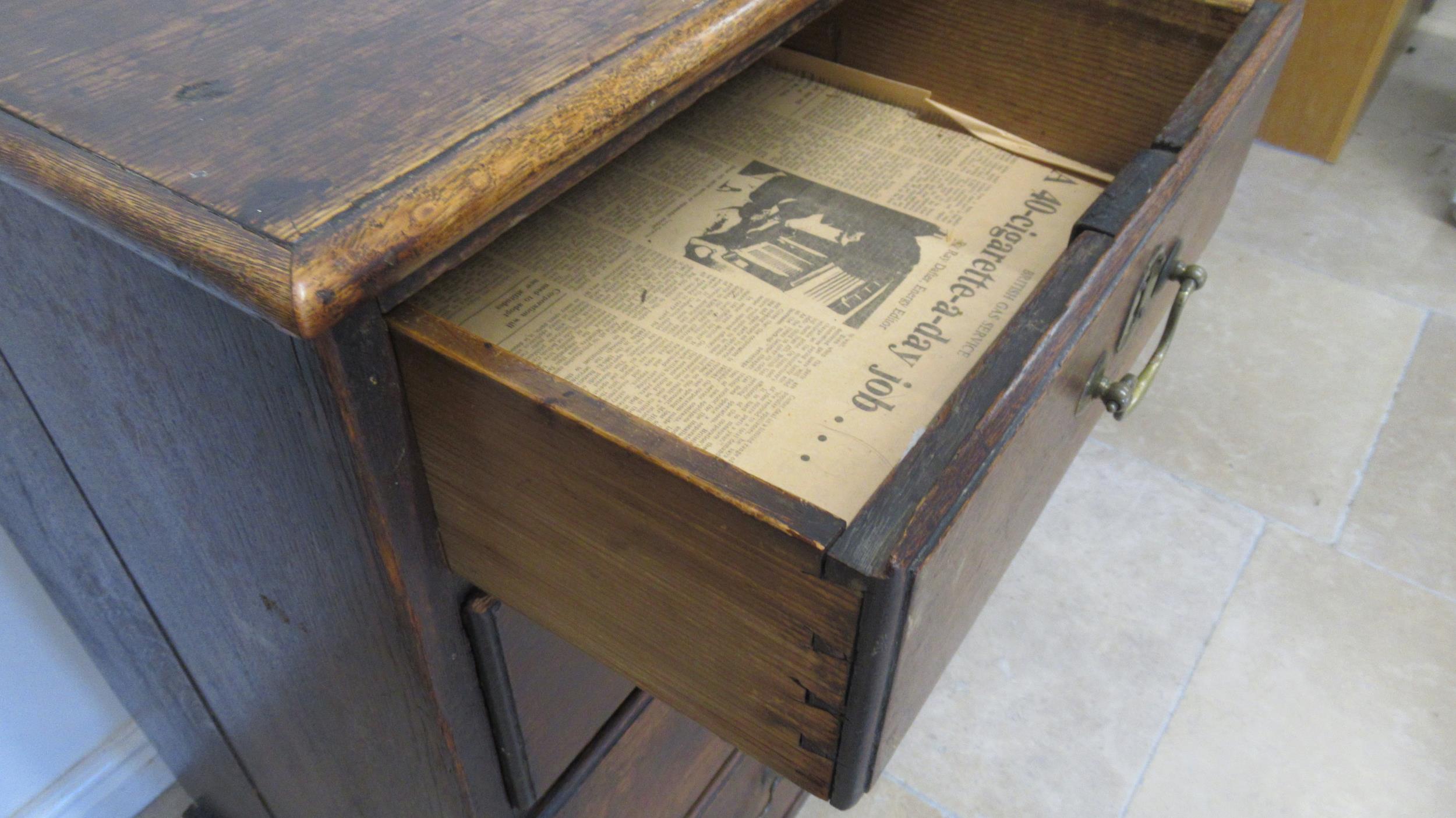 A Georgian oak five drawer chest of drawers, nice colour - Width 87cm x Height 92cm x Depth 44cm - Image 2 of 2