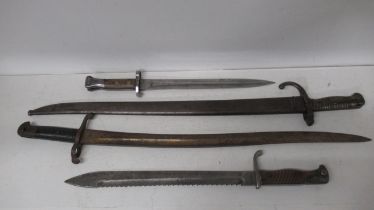 Four bayonets - Chassepot Yataghan with scabbard, 57cm blade - 1856/58 pattern Enfield Yataghan,