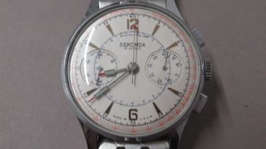 SEKONDA Chronograph. 1960's white dial sub secs and minute register. 35mm. Metal bracelet.