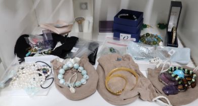 A quantity of modern dress jewellery, near new