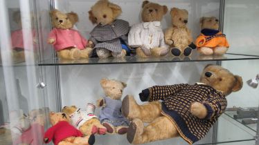 Nine vintage teddy bears, all play worn