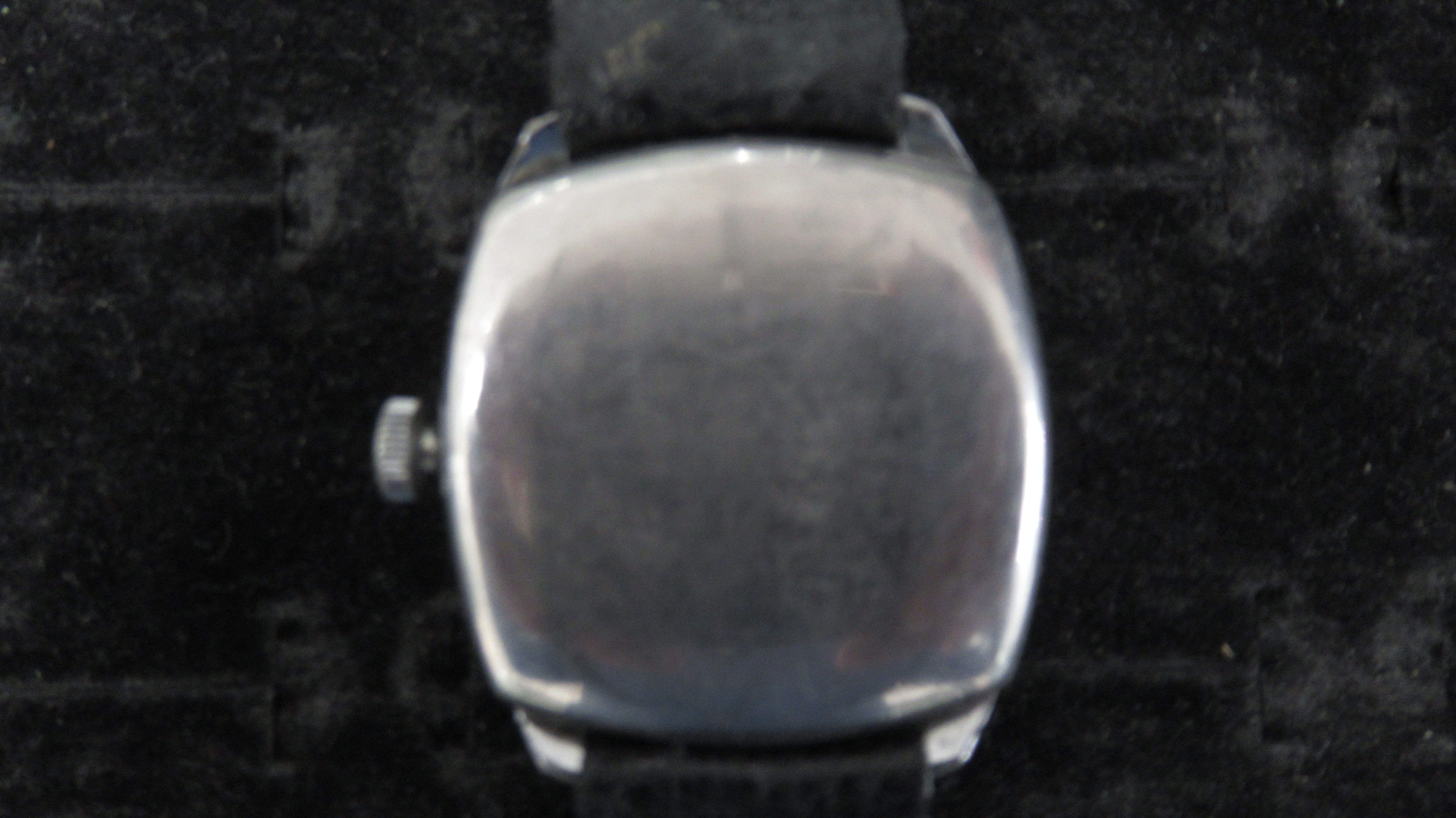 An Oris Gents watch, ticks but stops, on a leather strap - Image 2 of 3