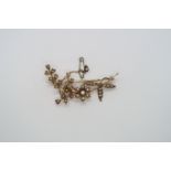 An Edwardian 9ct yellow gold hallmarked and pearl flower brooch, approx 5cm, approx 4.1 grams