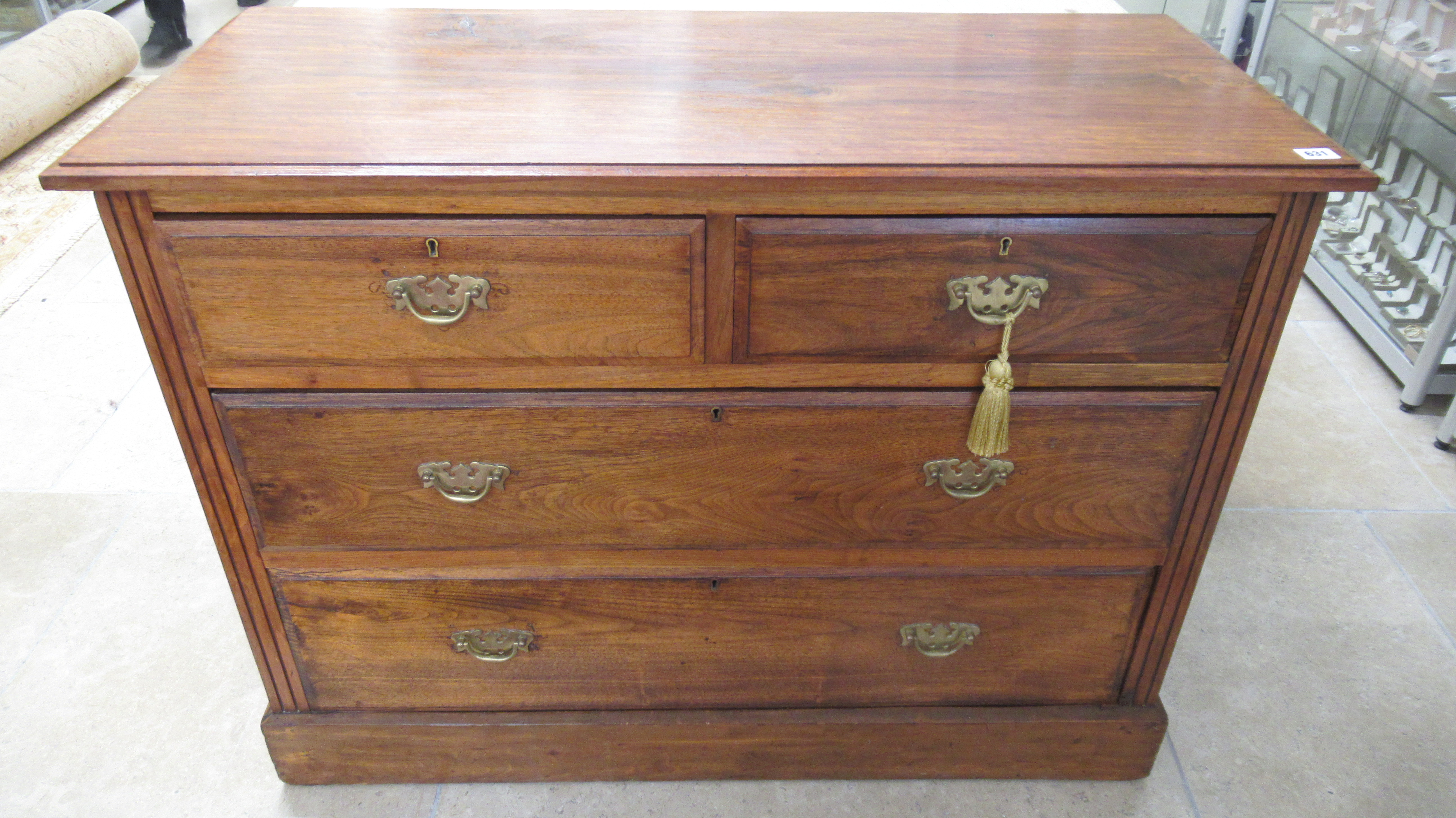 An early 20th century four drawer chest of drawers - Width 108cm x Height 80cm x Depth 47cm