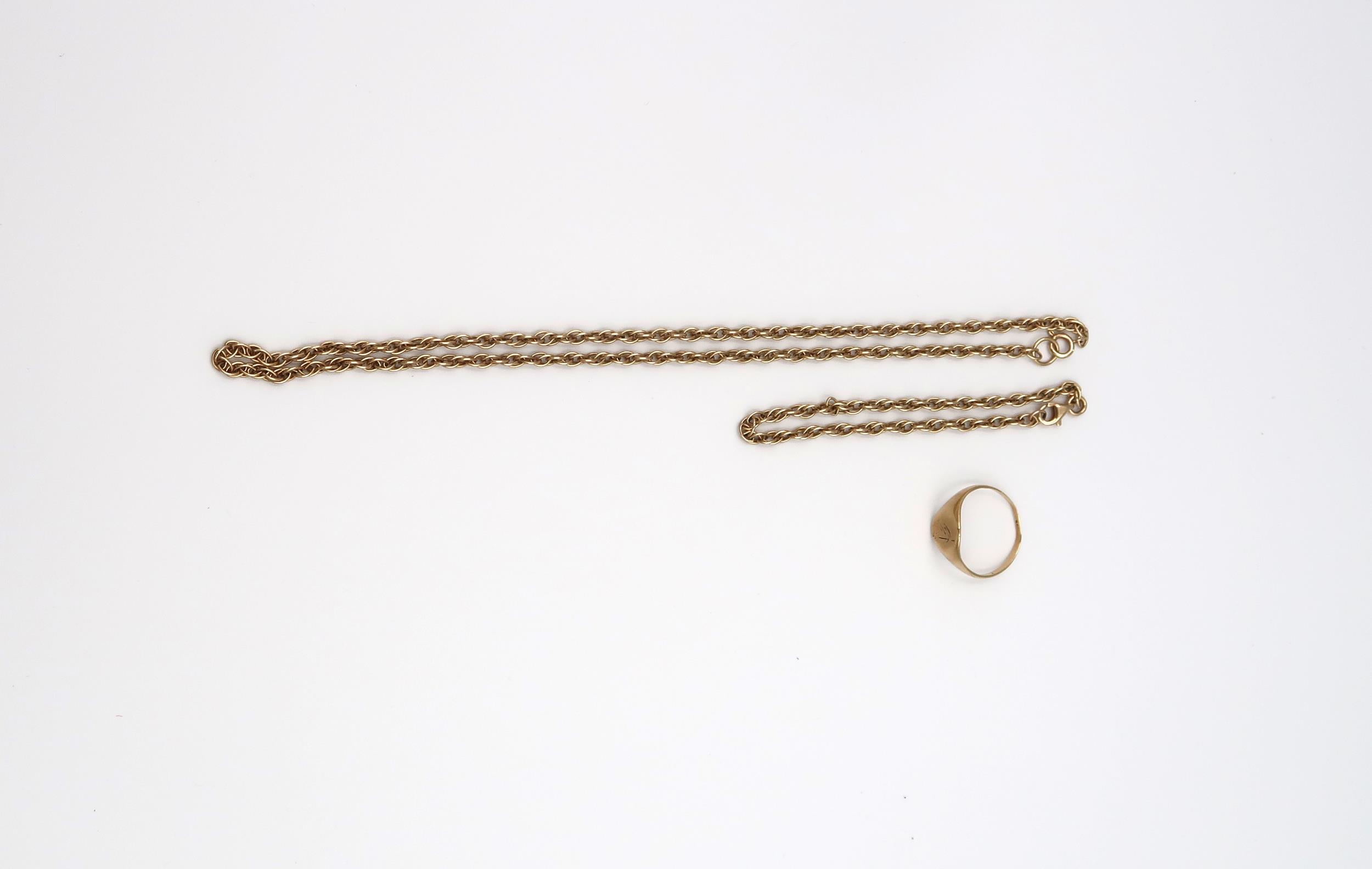 A 9ct yellow gold bracelet, 3.6 grams, 16cm long, a 9ct yellow gold necklace, 8.2 grams 40cm long