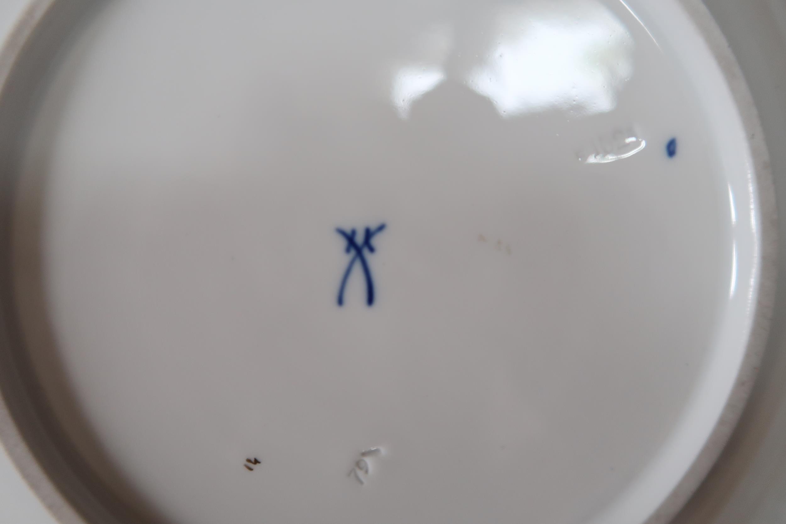 A Meissen blue and gold dish in good condition, 30cm diameter - Image 3 of 3