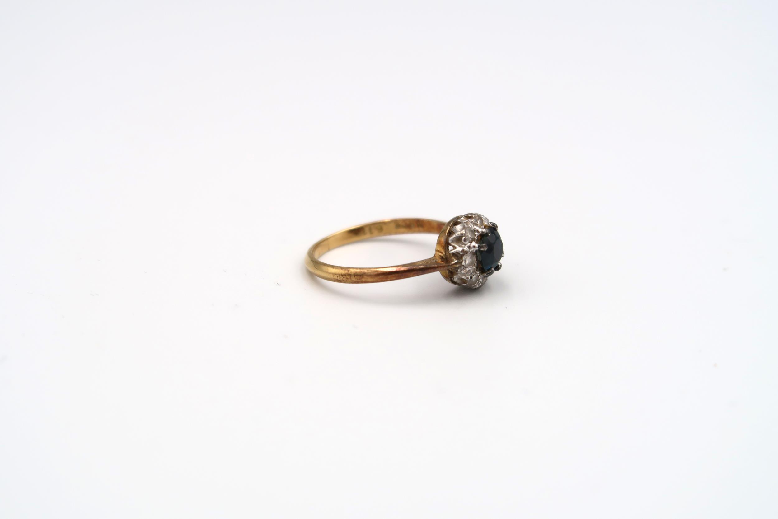 An old cut diamond daisy cluster ring with a diamond to each shoulder. Estimated total weight 0. - Image 6 of 7