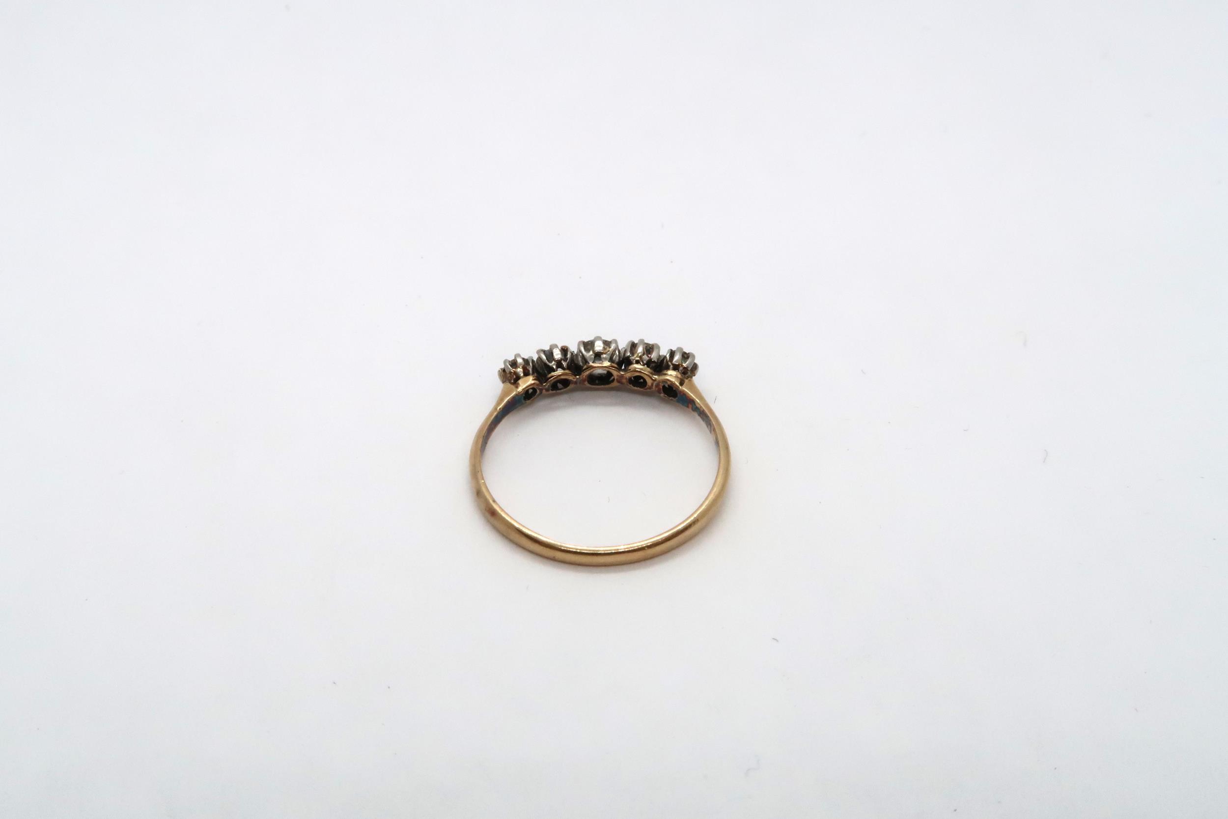 A five stone diamond ring - approx weight 1.89 grams - ring size P/Q - Image 3 of 3