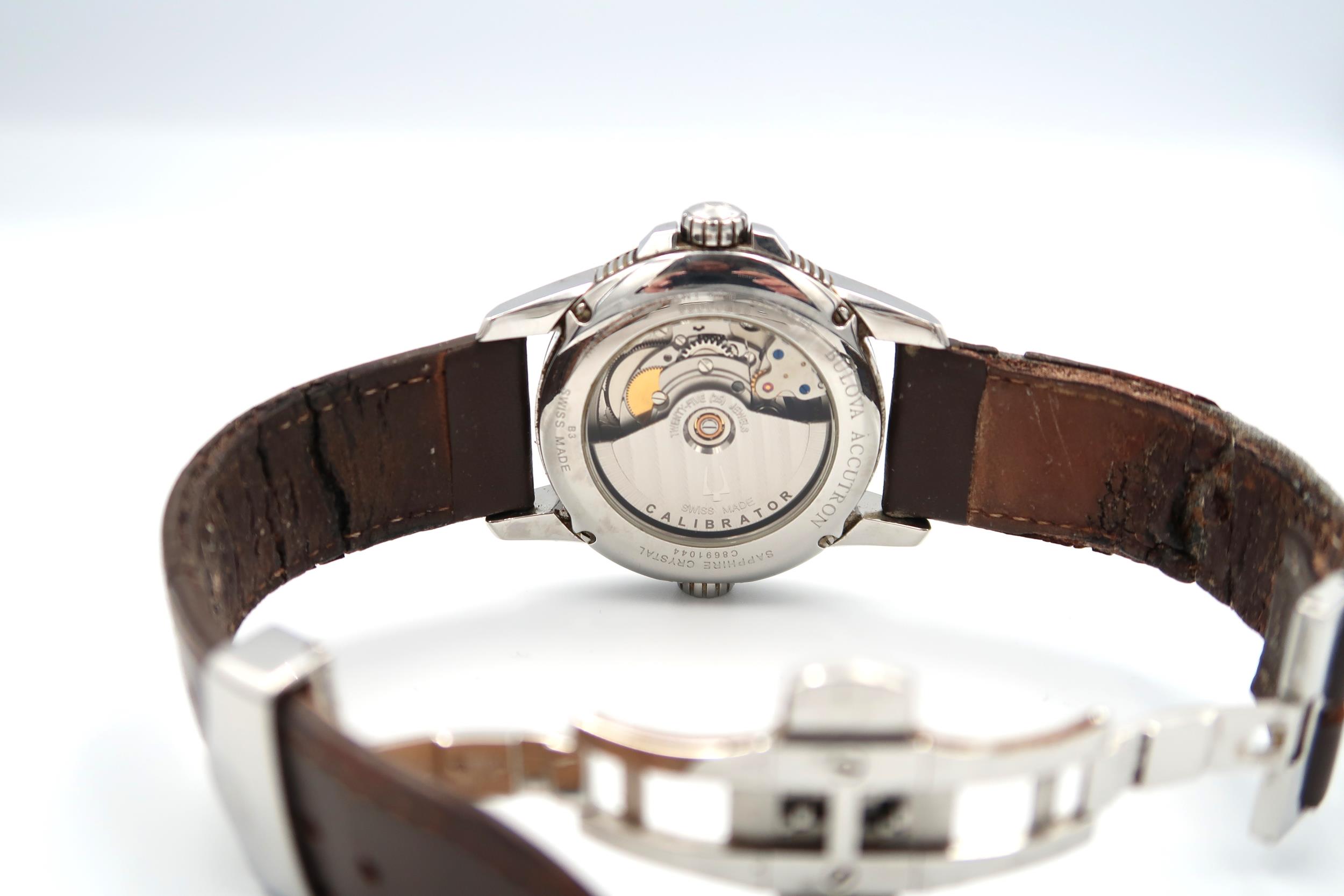 A Bulova Accutron automatic wristwatch, boxed - Bild 3 aus 5