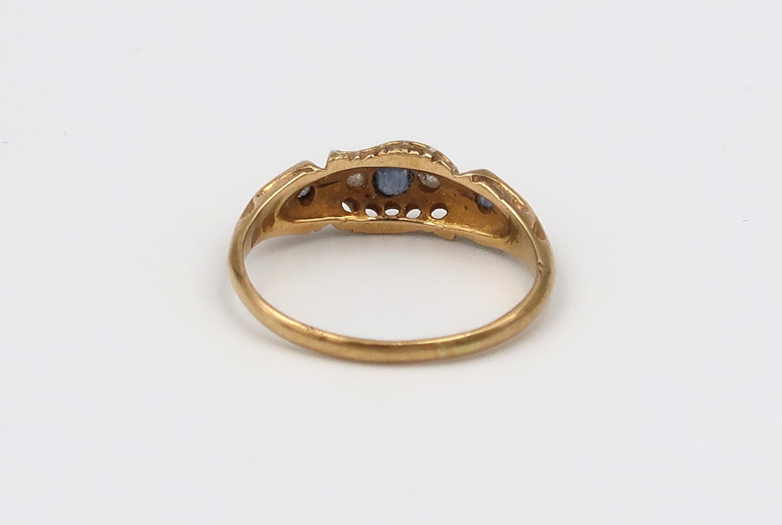 An 18ct diamond and sapphire dress ring, approx 2 grams - Image 3 of 3