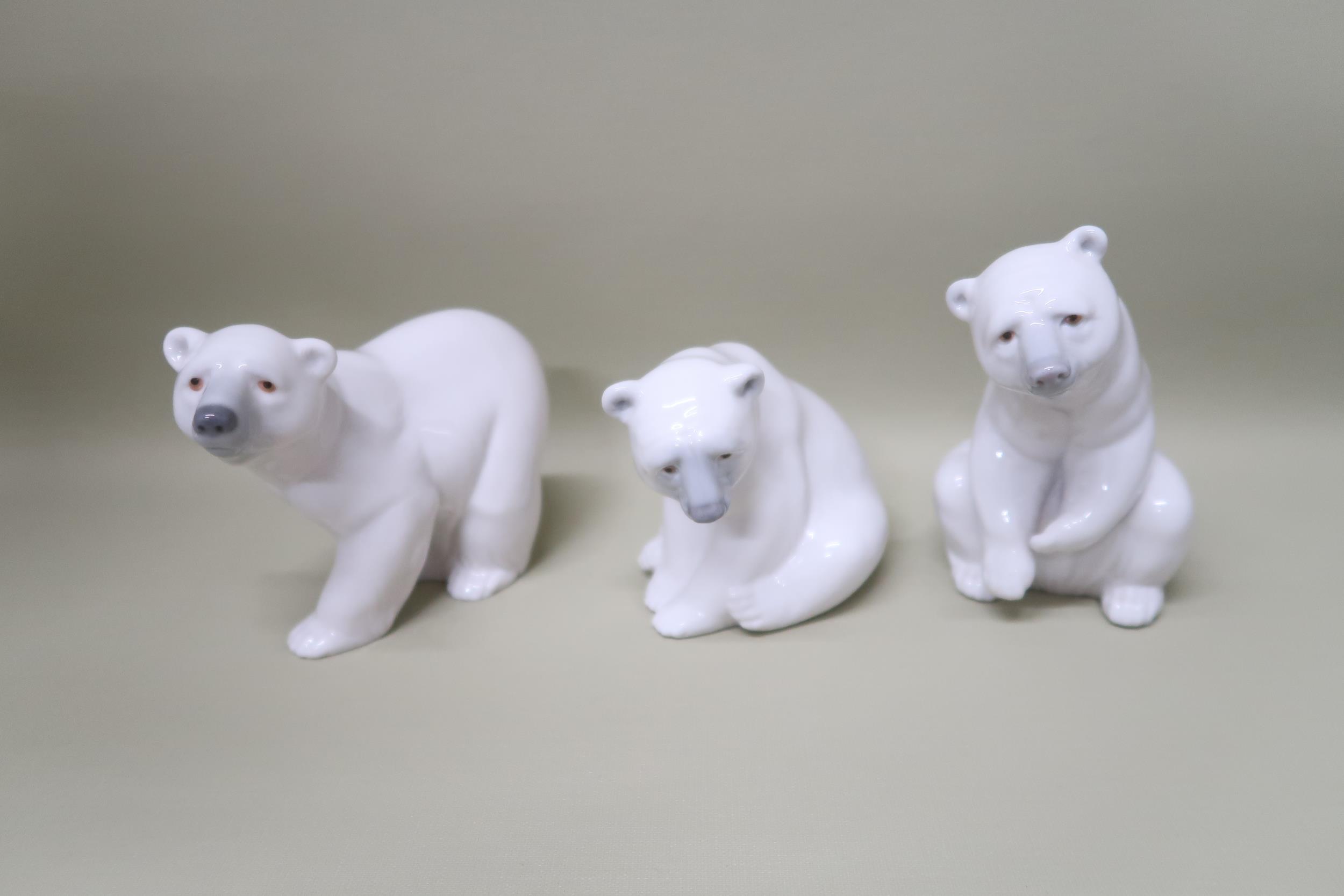 Six Lladro figures including Polar Bears (3), Goose and seated Lady with Bird, one Nao Goose - Bild 5 aus 5