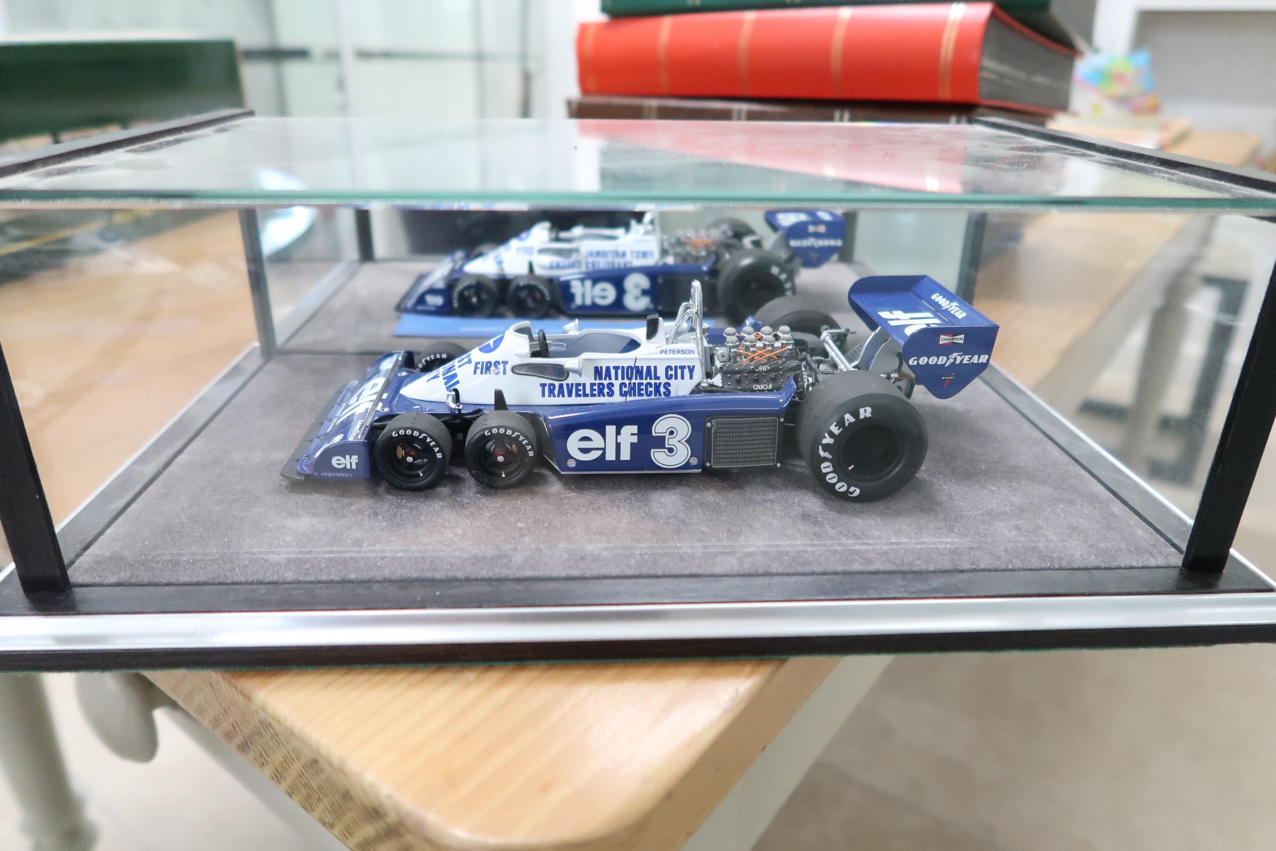 An Autoart Classic Division 1:18 model D type Jaguar, (boxed), an Autoart Jaguar XJB, a Tyrrell - Bild 5 aus 7