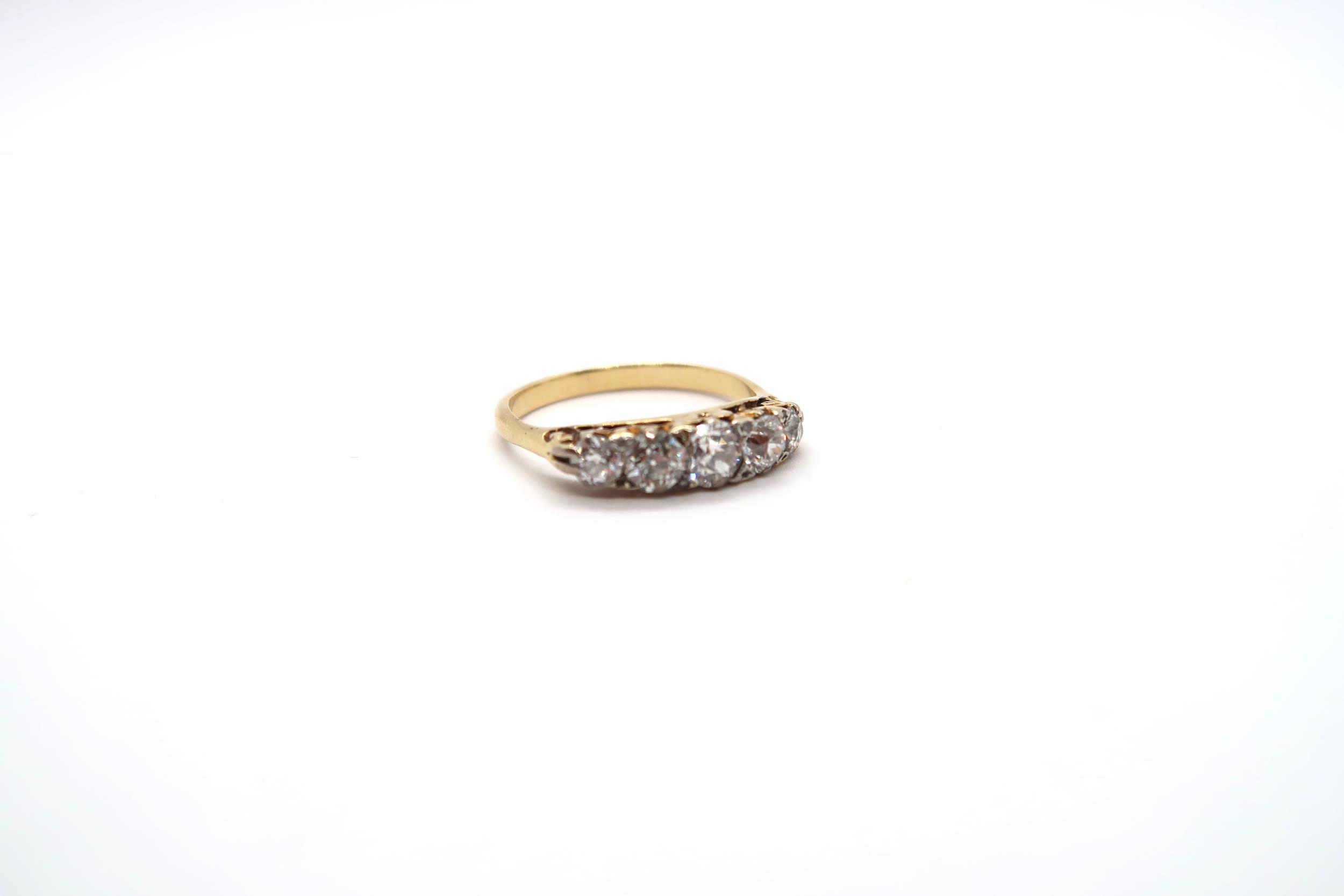 A ladies 18ct yellow gold ring set with five old cut diamonds - ring size P - estimated total - Image 2 of 5