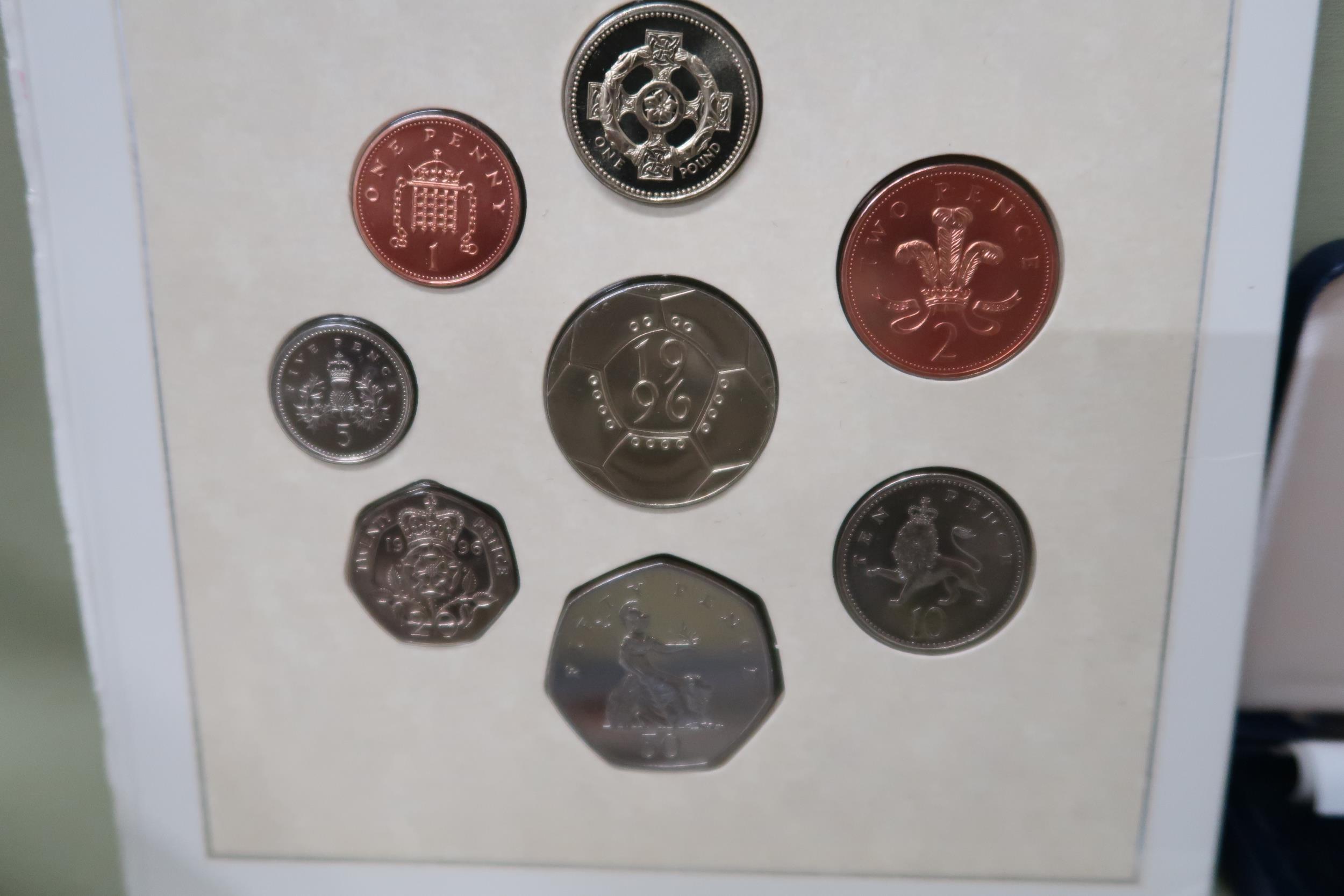 A selection of British coinage, commemorative - Image 3 of 4