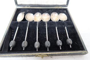 A set of six silver hallmarked spoons - weight approx 1 troy oz - boxed