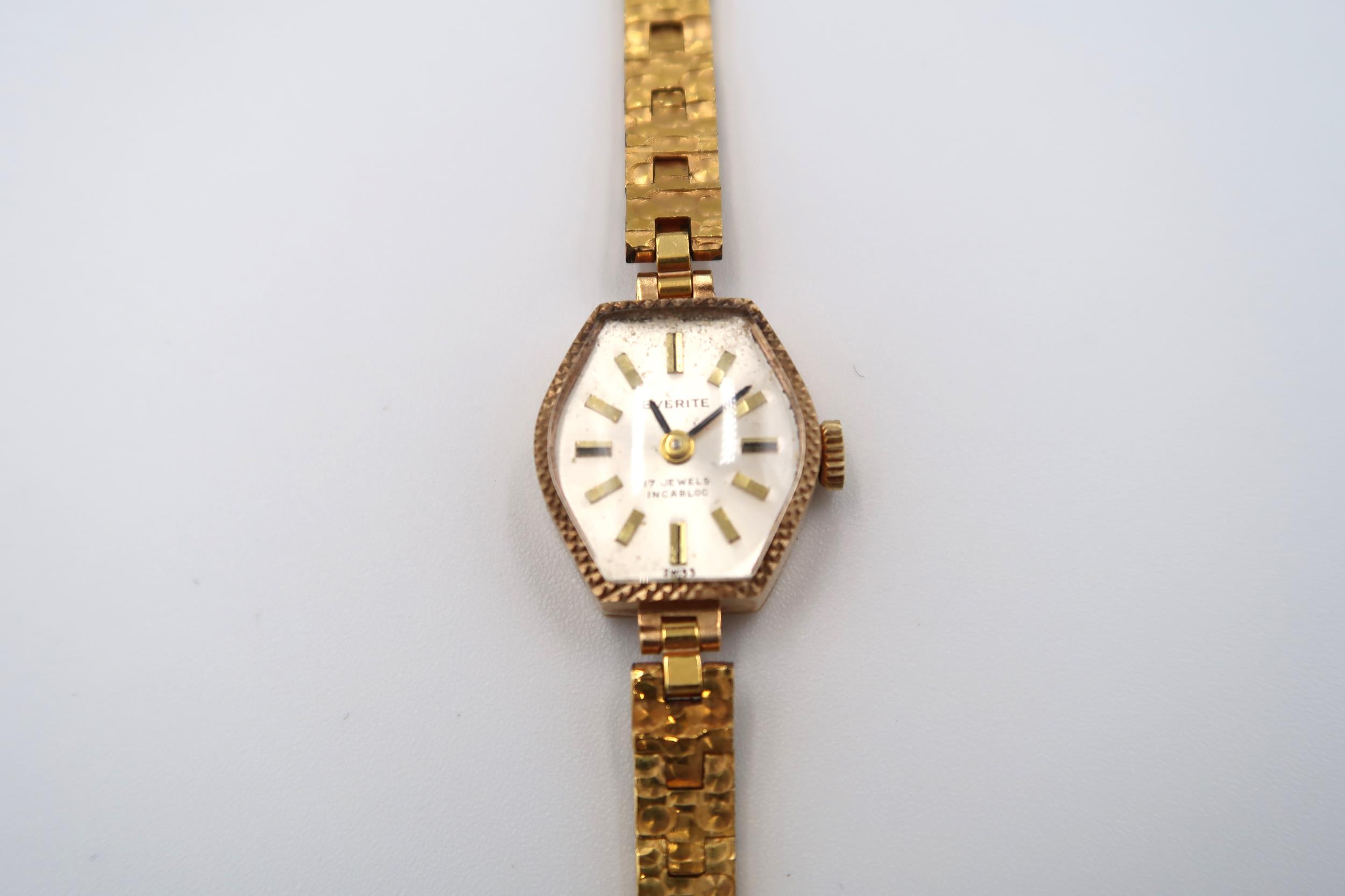 A ladies 9ct gold cased wristwatch on 9ct gold strap along with two 9ct gold watch cases. - Image 8 of 10