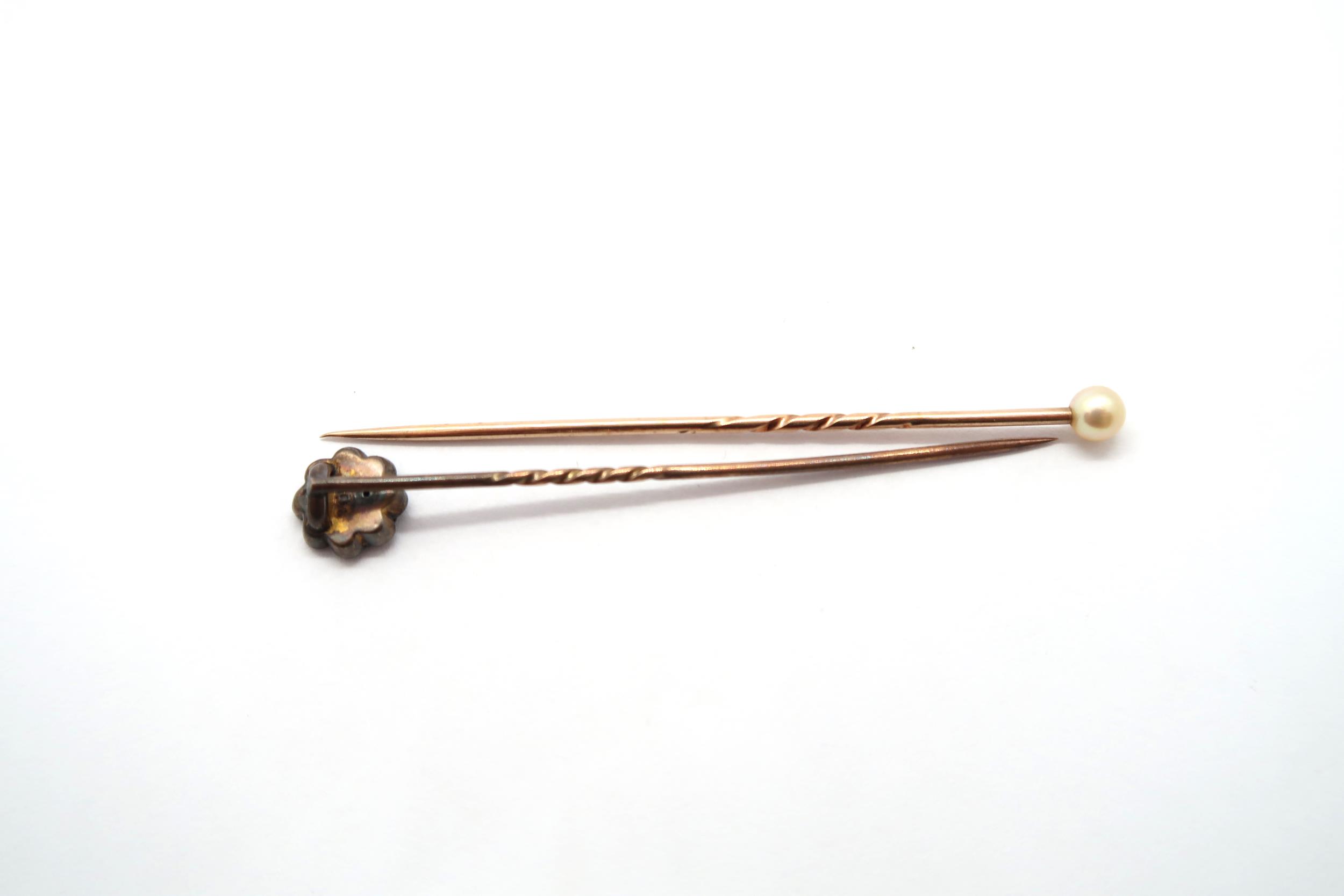 Two gold tie pins - approx weight 1.42 grams - Image 2 of 2