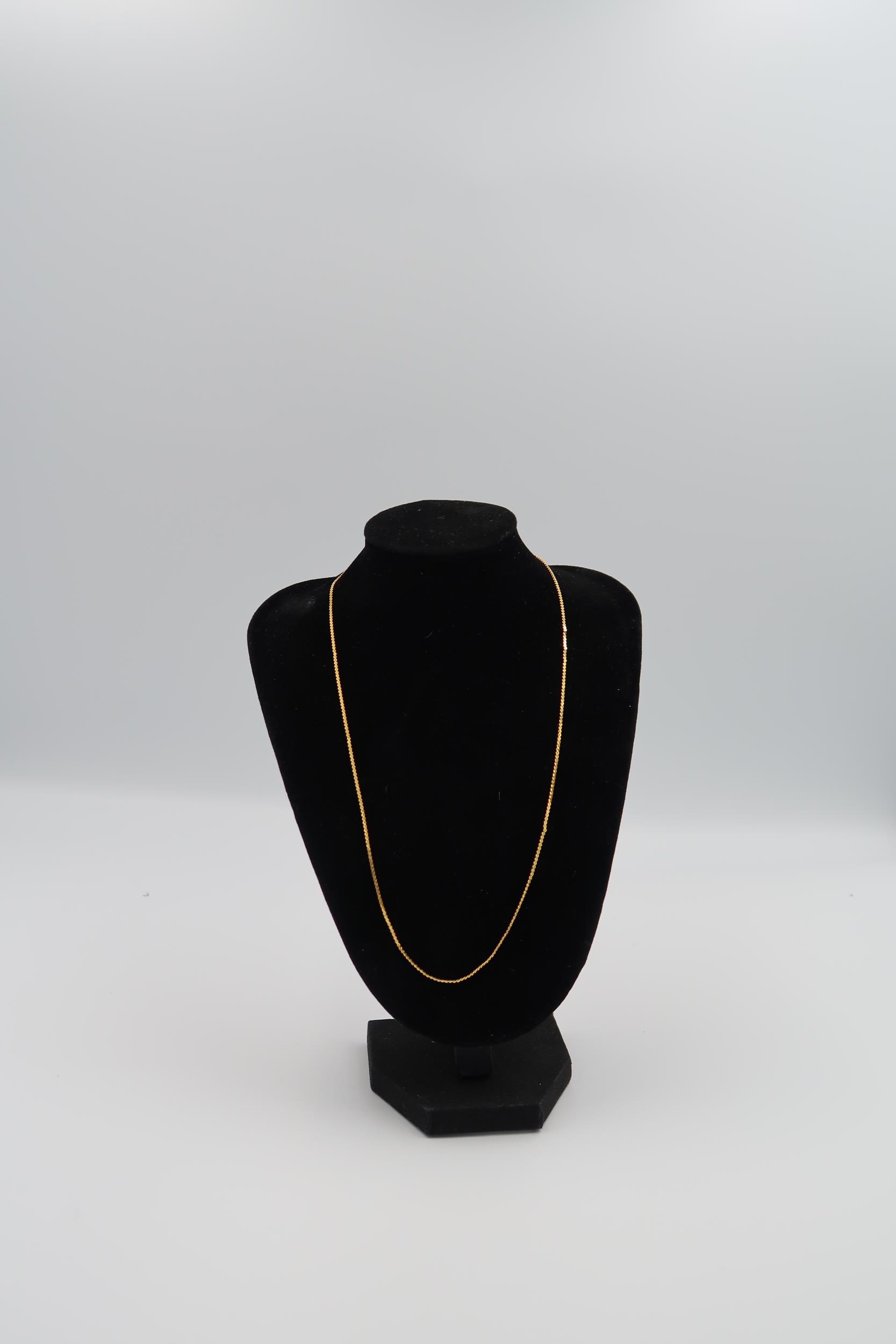Four 9ct gold necklaces and a bracelet, total weight 15 grams - Image 3 of 5