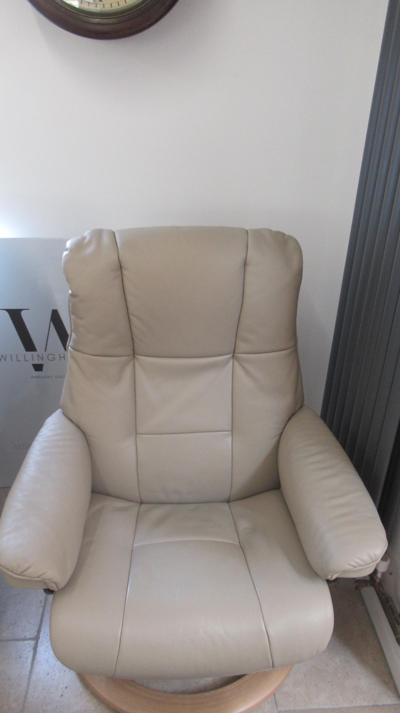 A Stressless Mayfair medium chair and stool, oak frame, with beige leather upholstery - Image 2 of 3