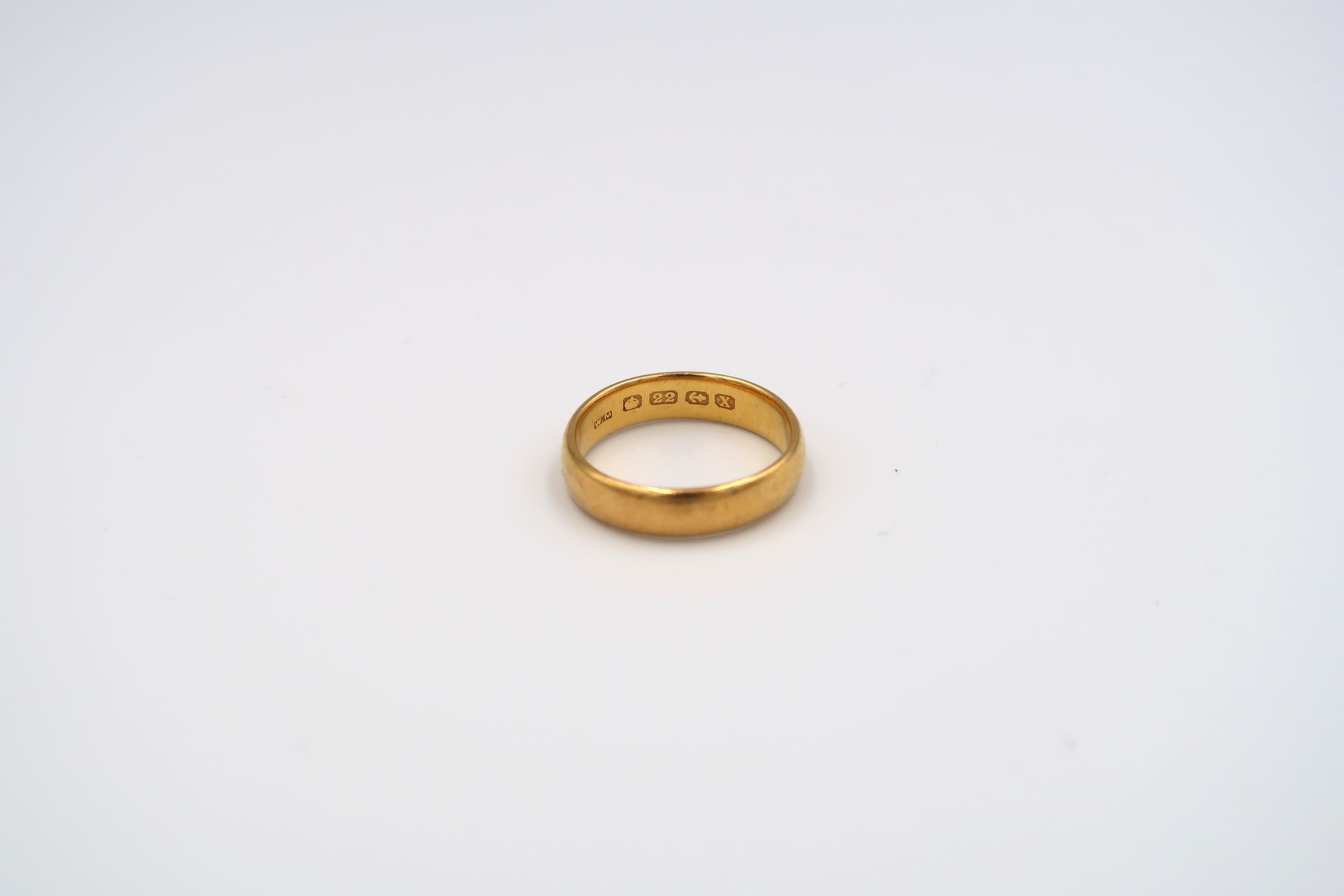 Two 22ct gold wedding bands, total weight 6.9 grams - Image 2 of 3