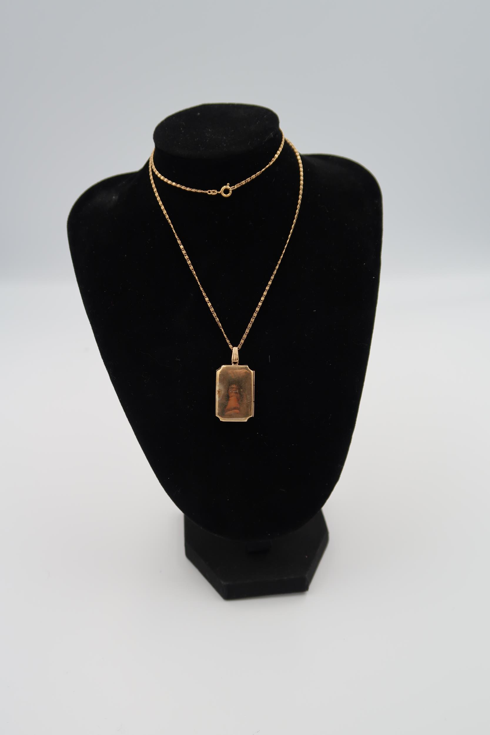 Six 9ct gold lockets, two on chains, total weight 16.4 grams. - Image 2 of 3