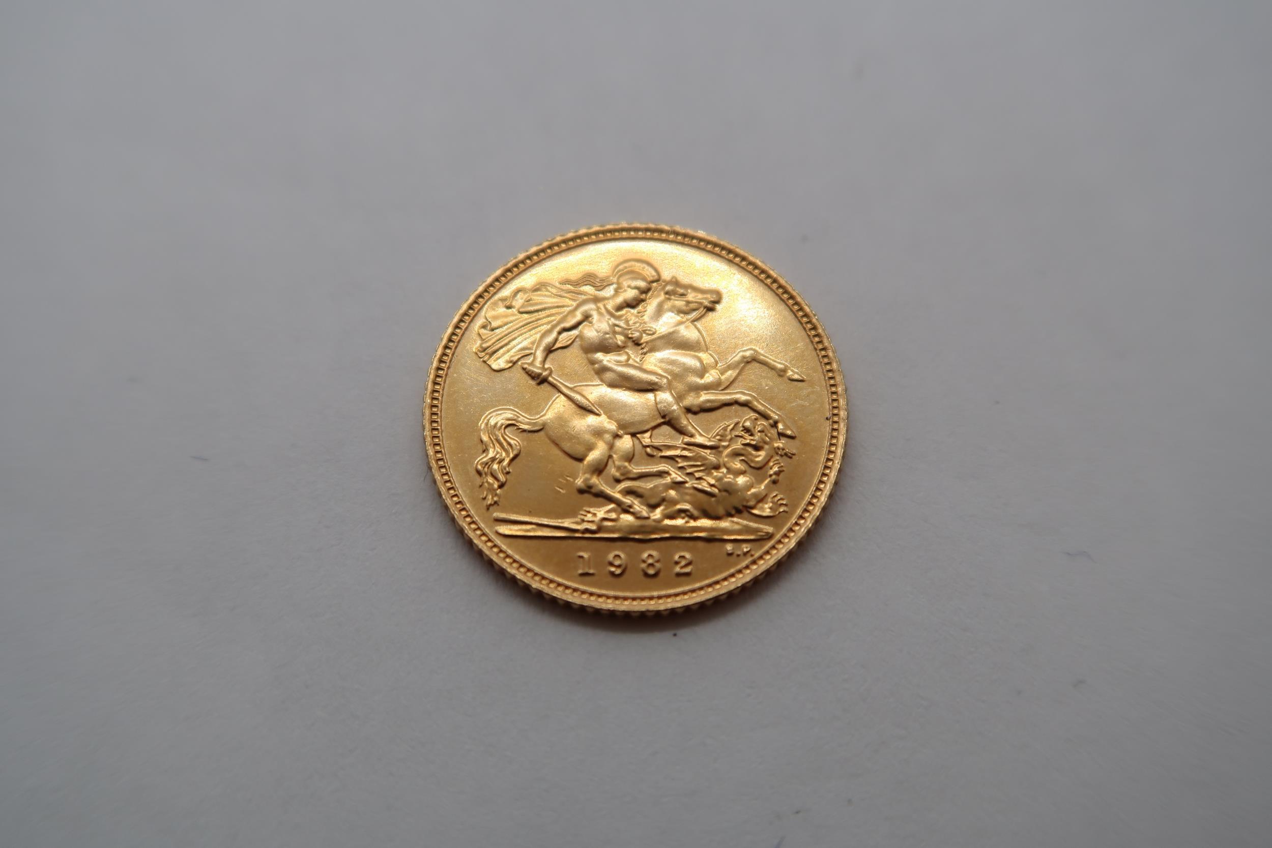 A Elizabeth II half Sovereign, Dated 1982 approx. 4g