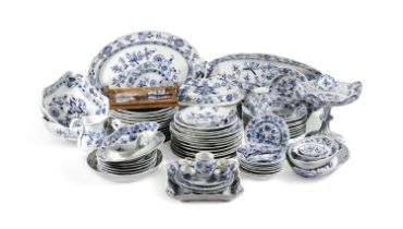 A COMPOSITE MEISSEN PORCELAIN DINNER SERVICE 20TH CENTURY painted in underglaze blue with the