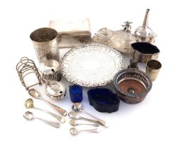 A mixed lot of silver items, comprising: a German beaker, Augsburg, maker's mark ID, repaired, a