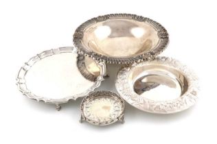 A mixed lot of silver items, comprising: a small salver, Chester 1918, an American dish, by S. Kirk.
