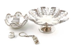 A small mixed lot of silver items, comprising: a circular box and cover by Nathaniel Mills,