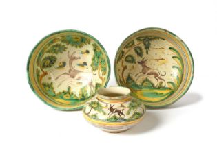 Two Puente del Arzobispo faïence bowls and a vase, 2nd half 18th century, the bowls painted to the