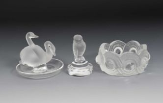 A modern Lalique clear and frosted glass owl paperweight, a modern Lalique swan clear and frosted