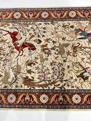 A MODERN SILK HUNTING RUG PROBABLY KAYSERI, CENTRAL ANATOLIA, C.1970 the ivory field depicting a - Image 5 of 6