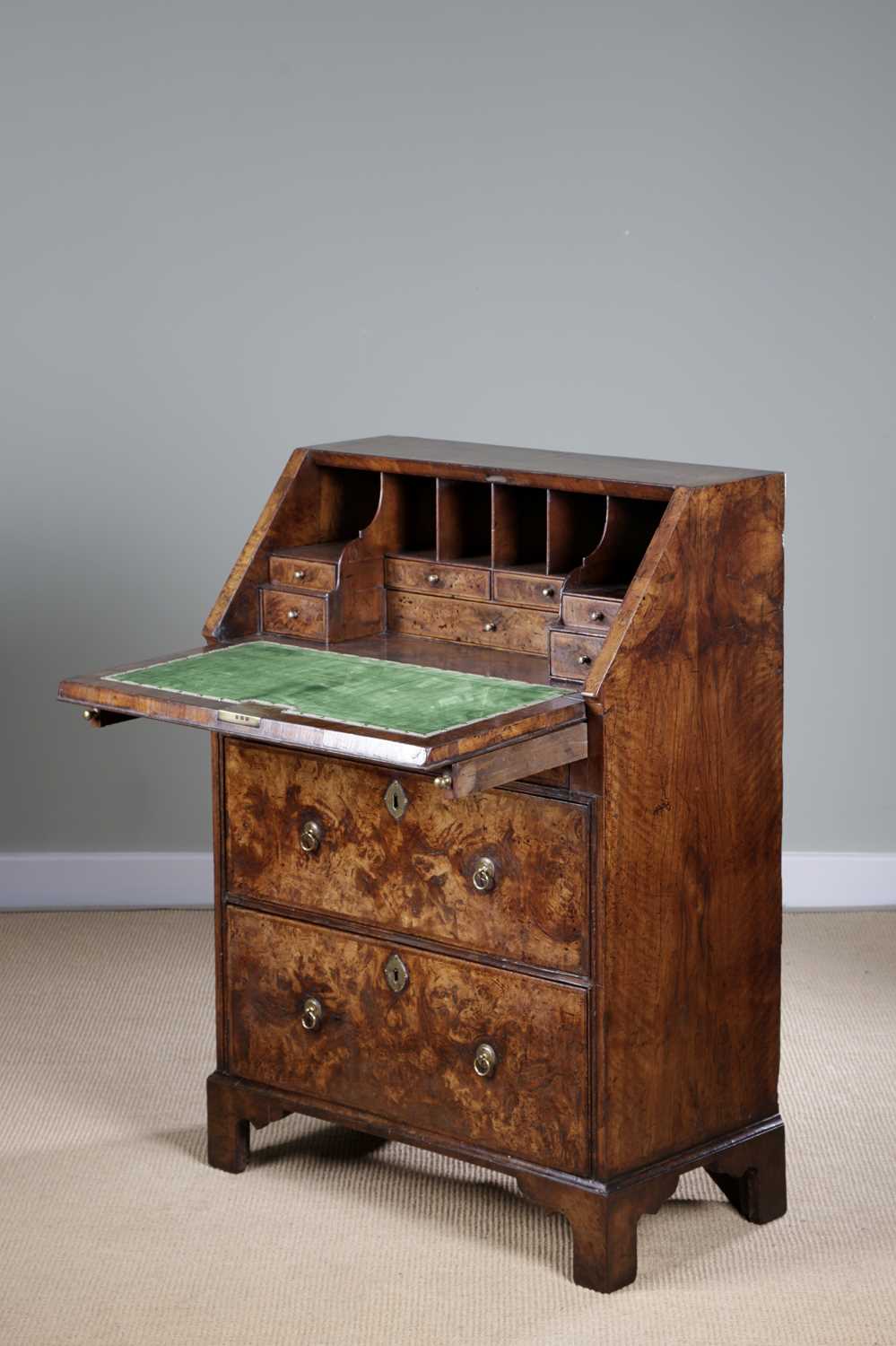 A SMALL GEORGE II BURR WALNUT BUREAU C.1735 with cross and feather banding, the hinged fall with - Image 2 of 4