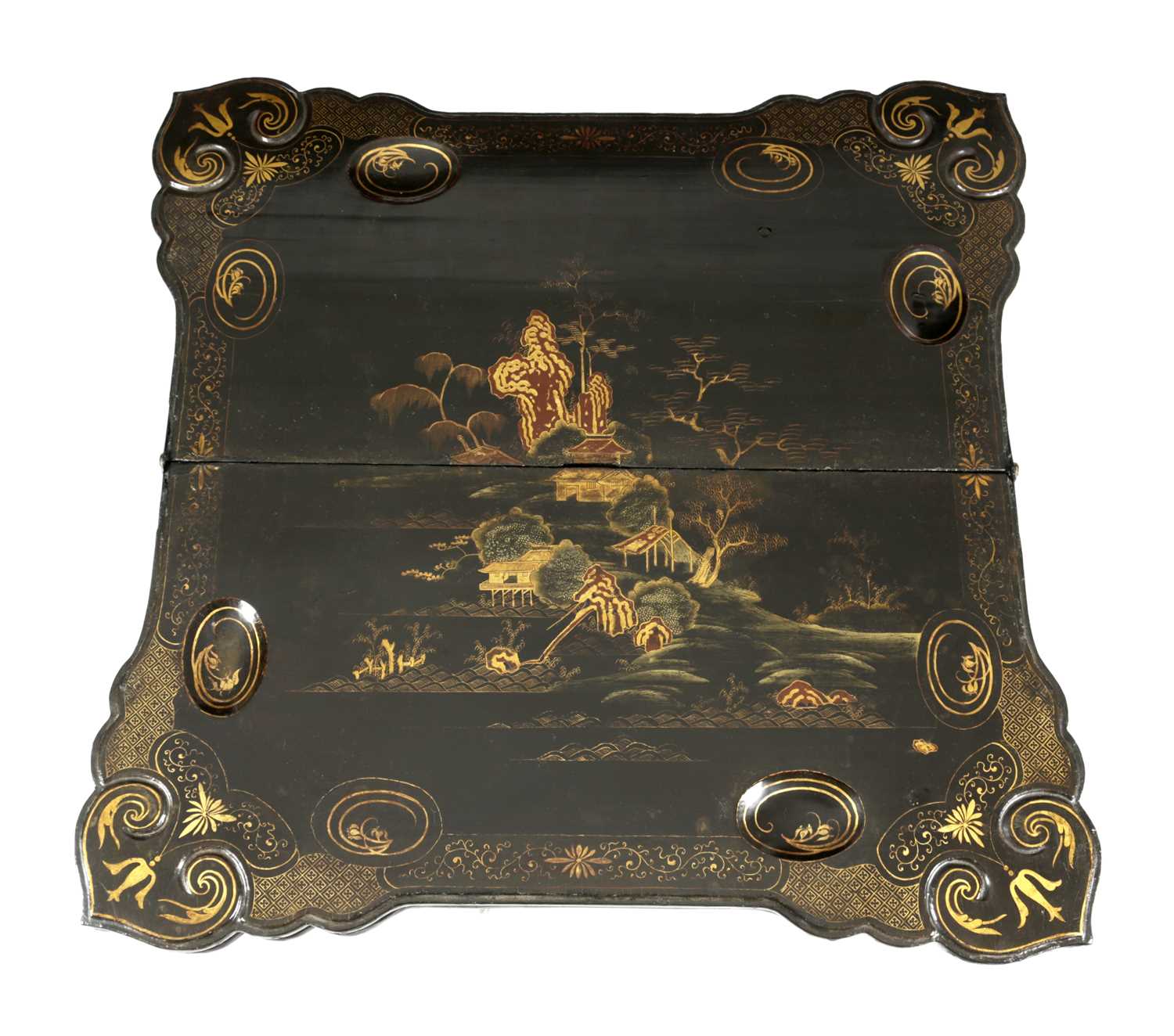 A RARE ANGLO-CHINESE EXPORT LACQUER CARD / TEA TABLE C.1720 the Chinese black lacquer shaped - Image 4 of 8